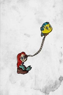 Spooksieboo Flounder & Ariel Chain (Enamel Pin) Enamel Pins