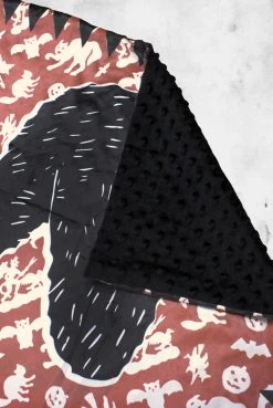 Creepy Company Beistle® - Funky Cat Throw Blanket Crypt Goods