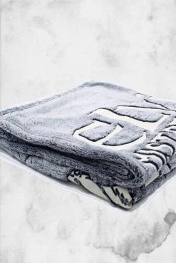 Kreepsville Elvira (Glow In The Dark) Throw Fleece Blanket