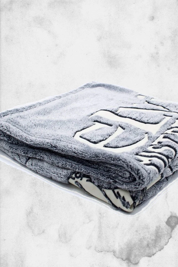 Kreepsville Elvira (Glow In The Dark) Throw Fleece Blanket