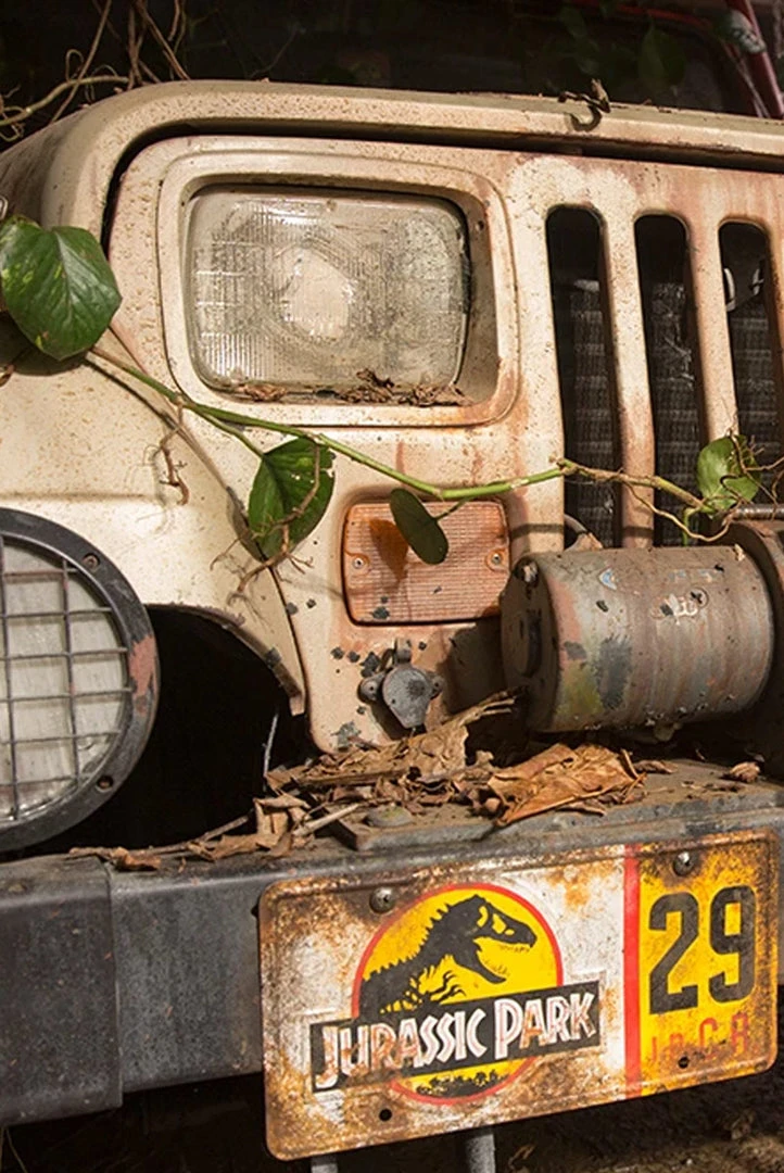 Celebrity Machine Everything Else Jurassic Park - Hammond's Plate