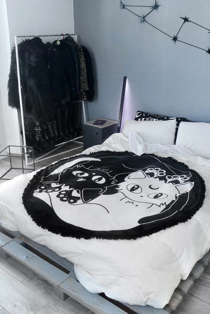 Killstar Crypt Goods Yin Yang Blanket
