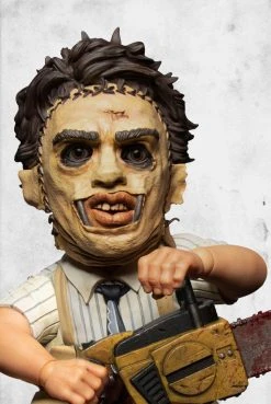 EE Texas Chainsaw Massacre - Leatherface 6-Inch Mega Doll Props & Collectibles