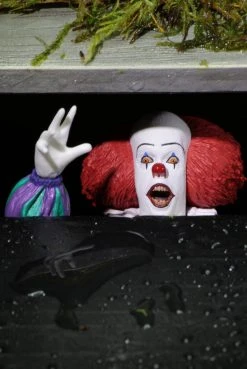 NECA IT - Pennywise (1990) Ultimate Figure Props & Collectibles