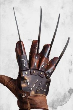 Trick Or Treat Studios Cosplay A Nightmare On Elm Street 4 - Dream Master Freddy's Glove