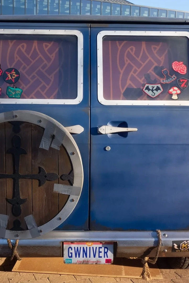 Celebrity Machine Onward - Guinevere Plate