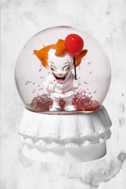 EE Props & Collectibles IT - Pennywise Snow Globe