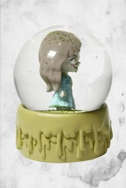 EE The Exorcist - Regan Snow Globe