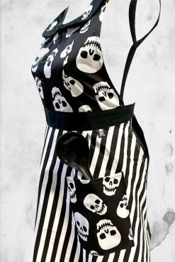 Sourpuss Lust For Skulls Apron